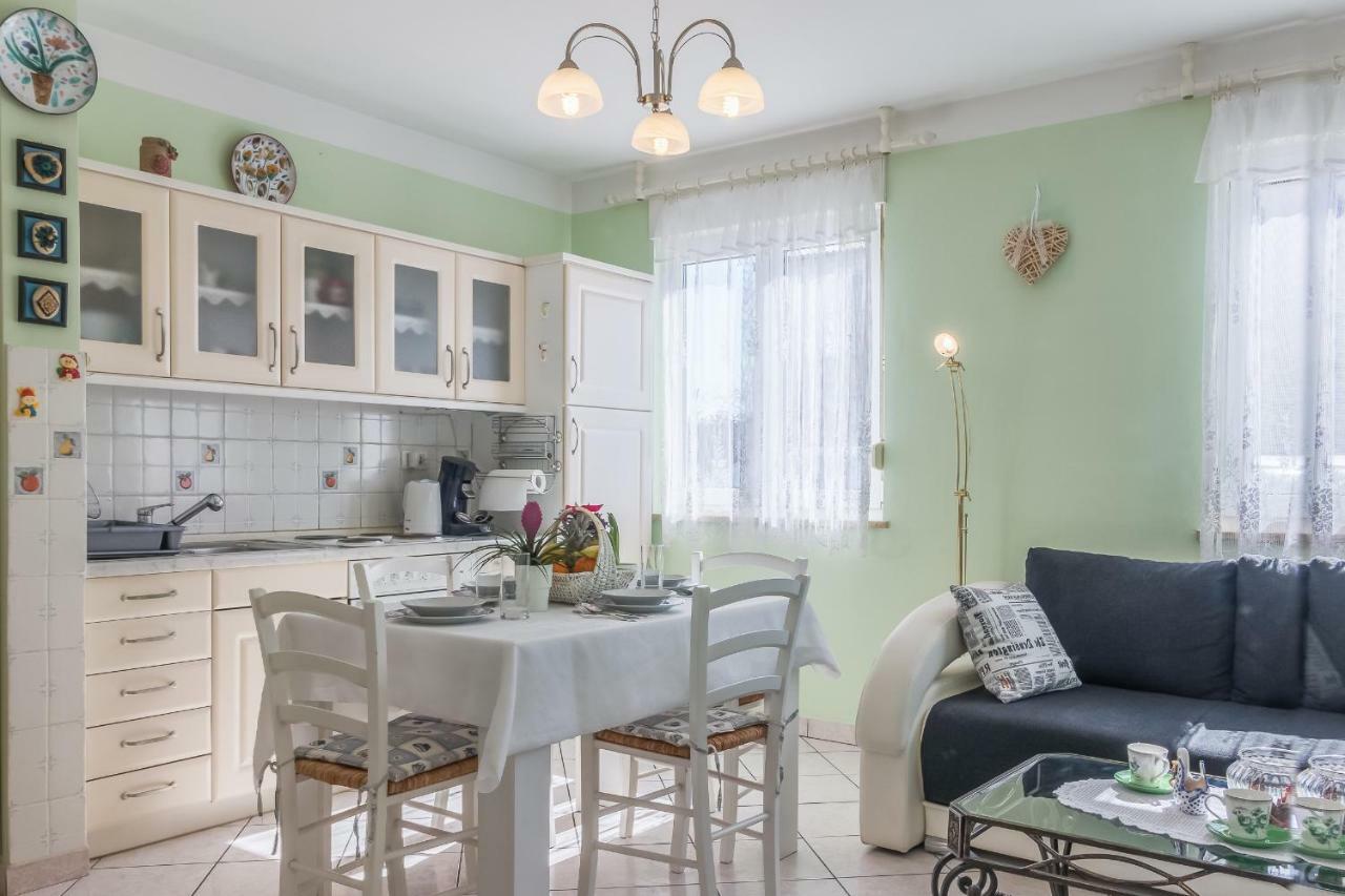 Apartment Melli Pula Bagian luar foto