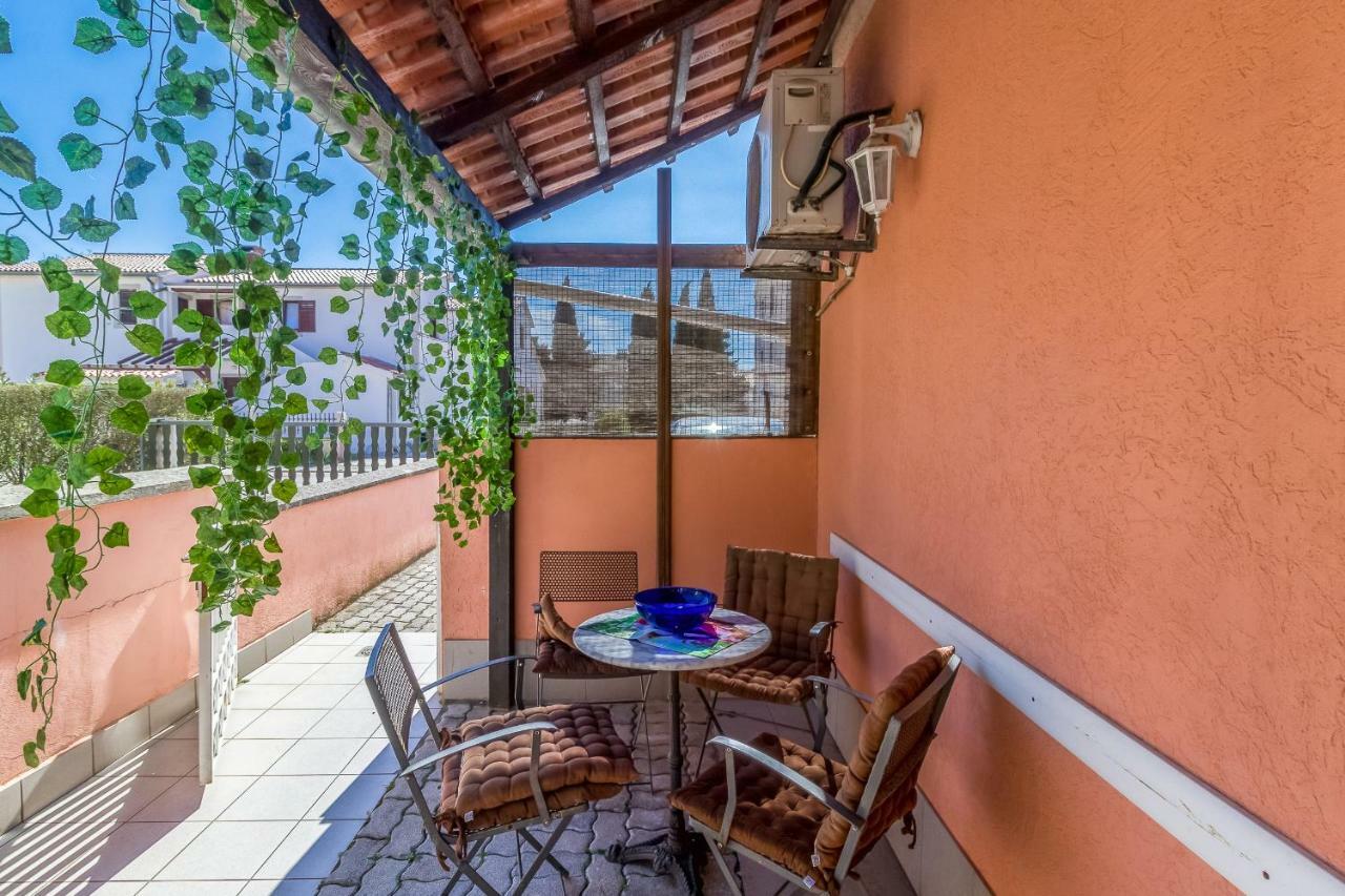 Apartment Melli Pula Bagian luar foto
