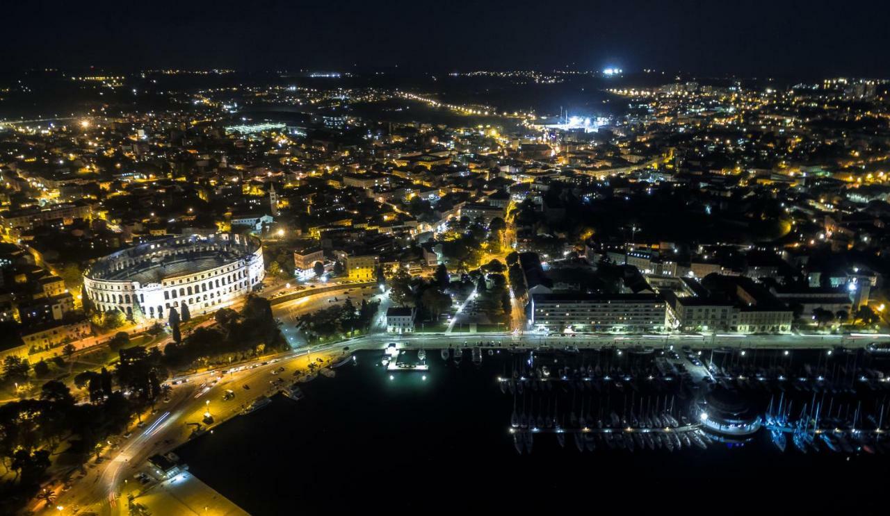 Apartment Melli Pula Bagian luar foto