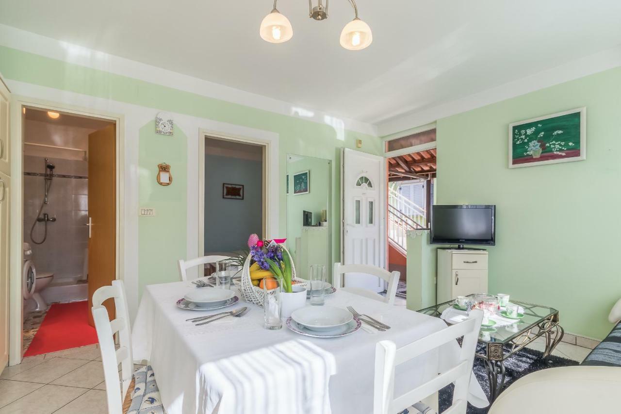 Apartment Melli Pula Bagian luar foto